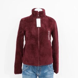 Uniqlo Women's Burgundy Fleece Jacket